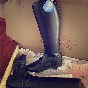 Professional riding boots in brown by ovation